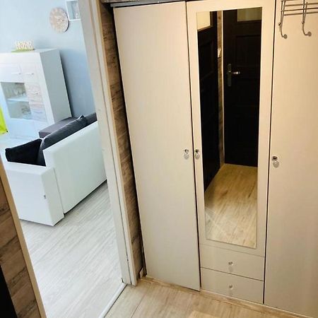 Apartamenty Every Sky Plac Ratuszowy 30 Еленя-Гура Экстерьер фото
