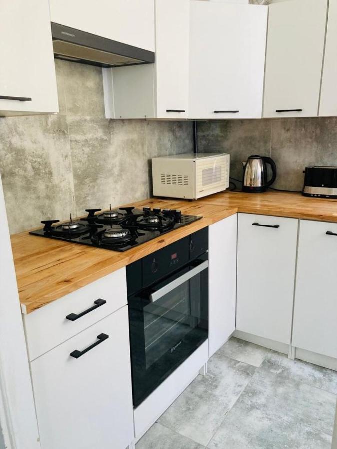 Apartamenty Every Sky Plac Ratuszowy 30 Еленя-Гура Экстерьер фото