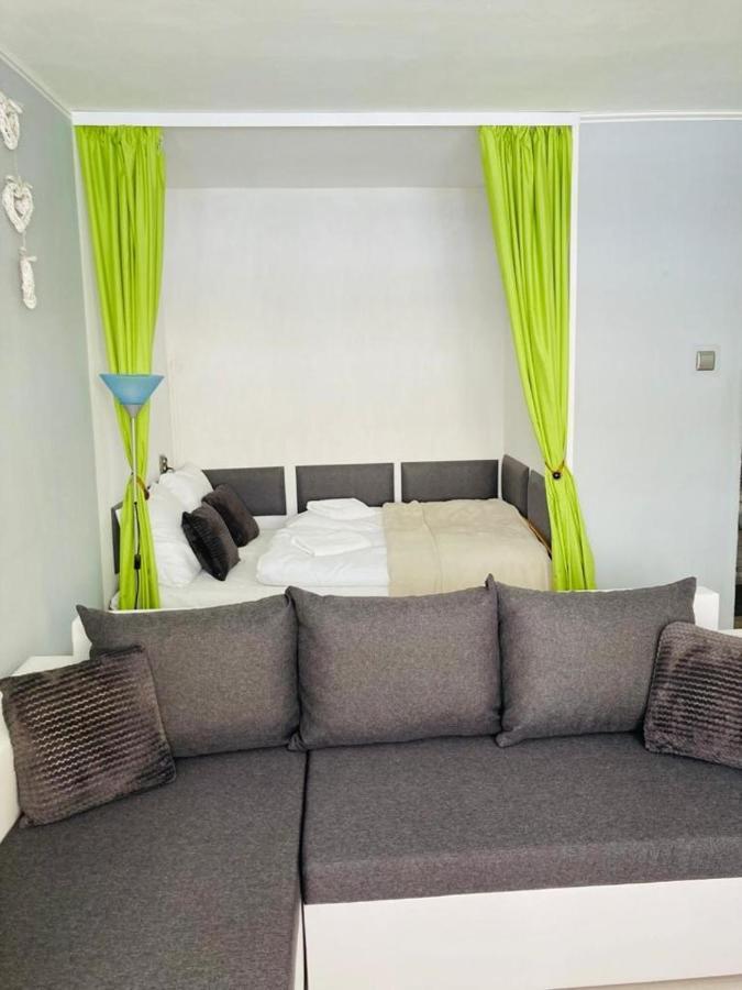 Apartamenty Every Sky Plac Ratuszowy 30 Еленя-Гура Экстерьер фото