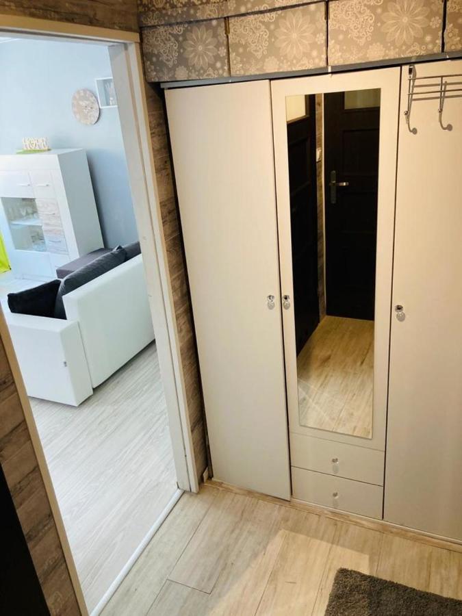 Apartamenty Every Sky Plac Ratuszowy 30 Еленя-Гура Экстерьер фото